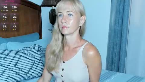 Snapshot of christine_35 chatting on 10/25/25, 12:13 Christine - online show from 10/25/25, 12:13