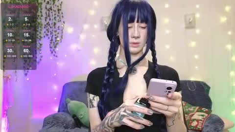 Snapshot of christy_memeow chatting on 10/31/25, 05:58 christy memeow online show from 10/31/25, 05:58