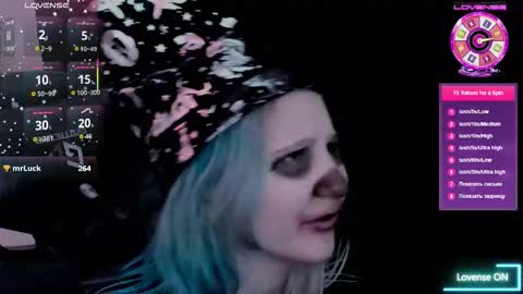 Snapshot of christyw3b chatting on 11/12/25, 02:01 christyw3b online show from 11/12/25, 02:01