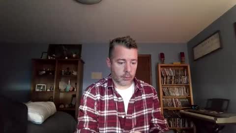 chrisw8121 online show from 12/04/25, 04:05