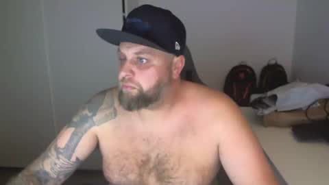 Snapshot of chrizz80 chatting on 12/12/24, 05:20 Chrizz online show from 12/12/24, 05:20