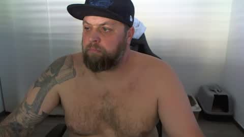 Snapshot of chrizz80 chatting on 03/08/25, 02:08 Chrizz online show from 03/08/25, 02:08