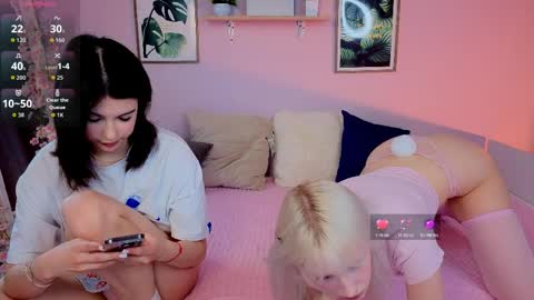 EvaBlonde TayaBrunette EliieBlack hair online show from 04/03/26, 02:26