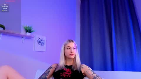EvaBlonde TayaBrunette EliieBlack hair online show from 04/27/26, 09:07