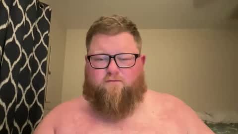 Snapshot of chubbsguy92 chatting on 10/29/25, 01:52 chubbsguy92 online show from 10/29/25, 01:52