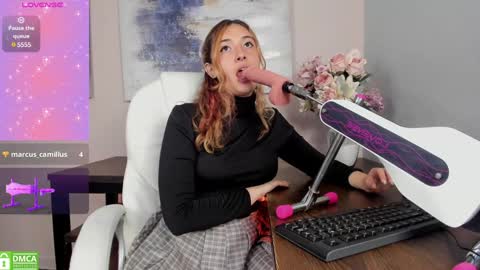 Snapshot of chubby_vaniie_ chatting on 12/18/24, 08:14 Vanesa online show from 12/18/24, 08:14