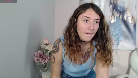 Snapshot of chubby_vaniie_ chatting on 02/17/25, 06:48 Vanesa online show from 02/17/25, 06:48