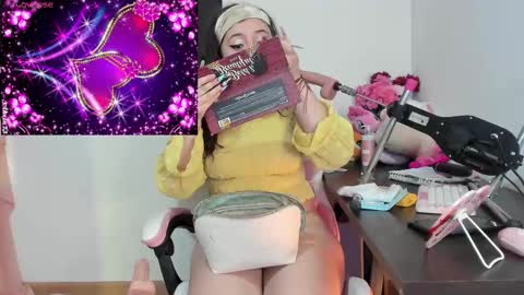 Snapshot of chubby_vaniie_ chatting on 10/21/25, 10:05 Vanesa online show from 10/21/25, 10:05