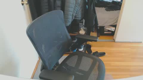 AstorYvr online show from 11/06/25, 06:09