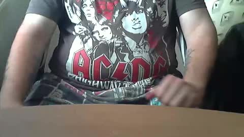 Snapshot of chunkisgreat chatting on 09/17/25, 10:50 chunkisgreat online show from 09/17/25, 10:50