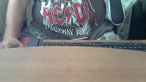 Snapshot of chunkisgreat chatting on 09/27/25, 01:38 chunkisgreat online show from 09/27/25, 01:38