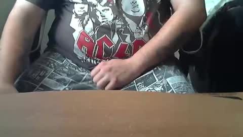 Snapshot of chunkisgreat chatting on 10/03/25, 11:29 chunkisgreat online show from 10/03/25, 11:29