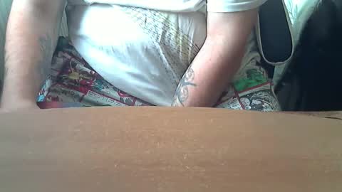 Snapshot of chunkisgreat chatting on 10/04/25, 03:54 chunkisgreat online show from 10/04/25, 03:54