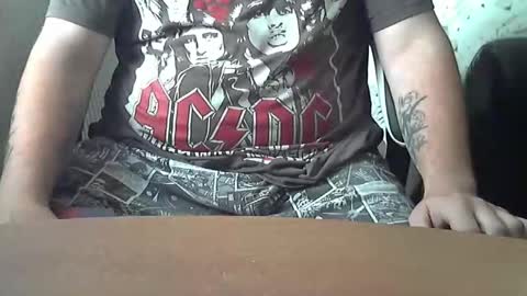 Snapshot of chunkisgreat chatting on 10/15/25, 03:45 chunkisgreat online show from 10/15/25, 03:45