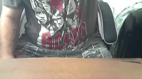 Snapshot of chunkisgreat chatting on 10/19/25, 12:06 chunkisgreat online show from 10/19/25, 12:06