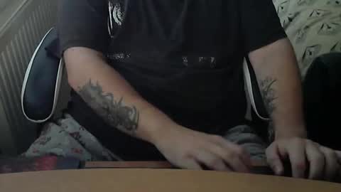 Snapshot of chunkisgreat chatting on 10/30/25, 03:57 chunkisgreat online show from 10/30/25, 03:57