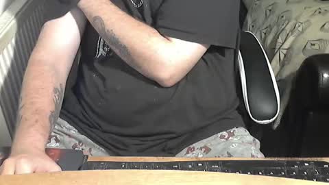 Snapshot of chunkisgreat chatting on 11/16/25, 01:00 chunkisgreat online show from 11/16/25, 01:00