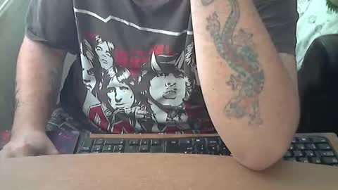 Snapshot of chunkisgreat chatting on 11/20/25, 01:33 chunkisgreat online show from 11/20/25, 01:33