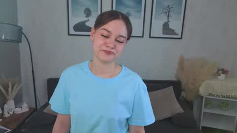 Snapshot of ciaragately chatting on 04/02/26, 11:52 My name is Mia hello everyone online show from 04/02/26, 11:52