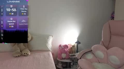 Mia online show from 12/26/24, 03:38