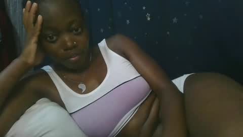 Snapshot of cilia_petite chatting on 03/06/25, 12:21 cilia petite online show from 03/06/25, 12:21