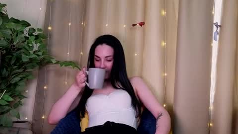 Nia online show from 04/25/26, 01:41