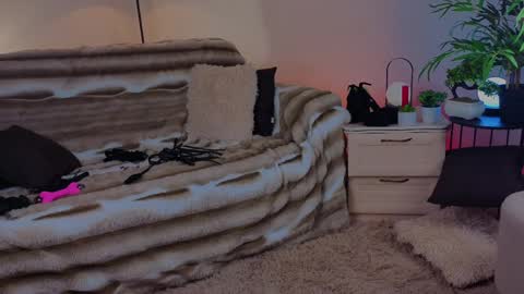 Snapshot of cindybekitty chatting on 04/06/26, 04:30 Cindy online show from 04/06/26, 04:30