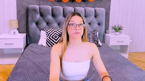 cindymori online show from 11/01/25, 02:30