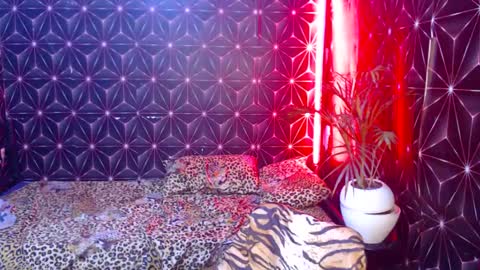 Snapshot of cindyts09 chatting on 01/07/25, 02:19 Cindy online show from 01/07/25, 02:19