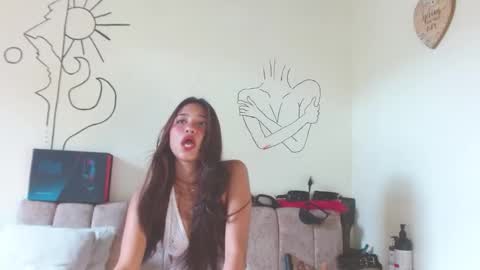 Snapshot of cinna__ chatting on 10/21/25, 03:46 cinna__ online show from 10/21/25, 03:46