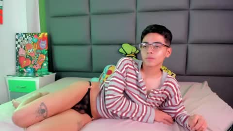 Snapshot of cinnamon_boyx chatting on 03/07/25, 08:11 Cinna Boy online show from 03/07/25, 08:11