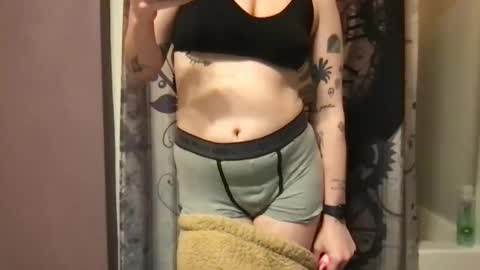 Carmen online show from 02/11/25, 01:31