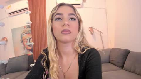 Cintia online show from 12/18/25, 10:54