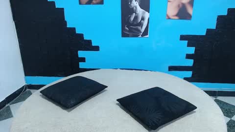 Cinthya online show from 10/15/25, 04:18