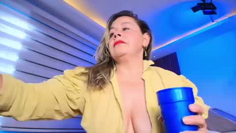 Cinthya online show from 06/19/26, 07:28