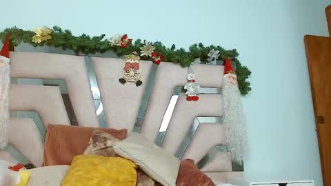 Snapshot of cintia_hills chatting on 12/21/24, 11:44 Cintia Hills online show from 12/21/24, 11:44