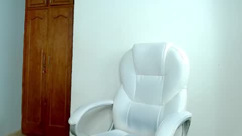 Snapshot of cintia_hills chatting on 12/24/24, 04:11 Cintia Hills online show from 12/24/24, 04:11