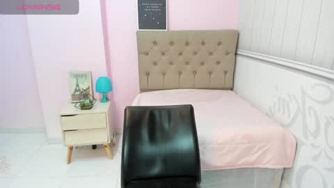 Circe Cherry online show from 12/31/24, 12:43