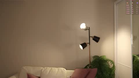 Snapshot of cirilada chatting on 10/12/25, 08:08 Sandy online show from 10/12/25, 08:08