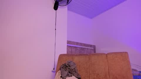 cj_davis1 online show from 12/21/25, 02:13