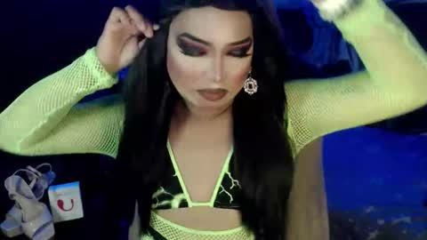 QUEEN CESS online show from 11/12/25, 12:16