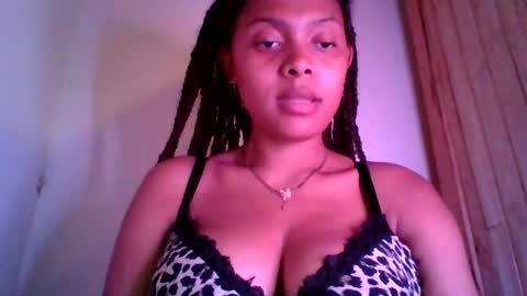 ckamilla45 online show from 10/01/25, 01:06