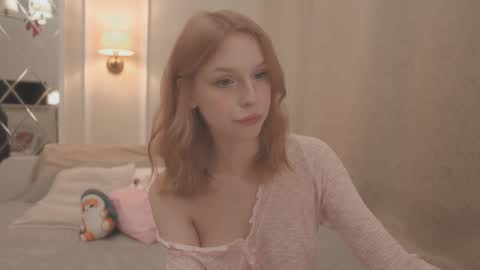 Snapshot of claire_bennett chatting on 10/06/25, 11:35 Claire Bennett online show from 10/06/25, 11:35