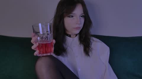 Claire Bennett online show from 05/01/26, 01:21
