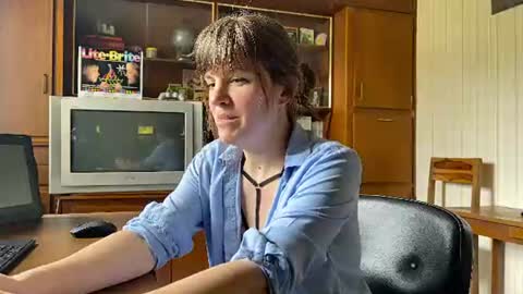 Snapshot of claire_moulin chatting on 07/13/26, 11:24 Claire Moulin online show from 07/13/26, 11:24
