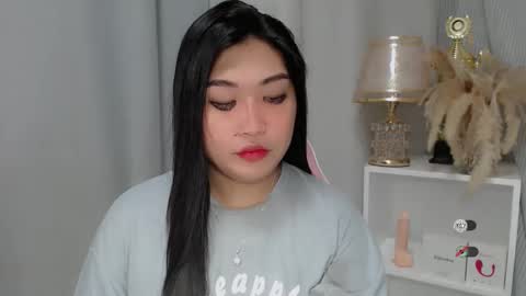 CLAIRE online show from 05/17/26, 04:43