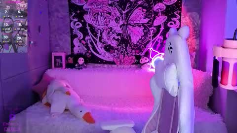 Claire Faers online show from 11/16/25, 06:13