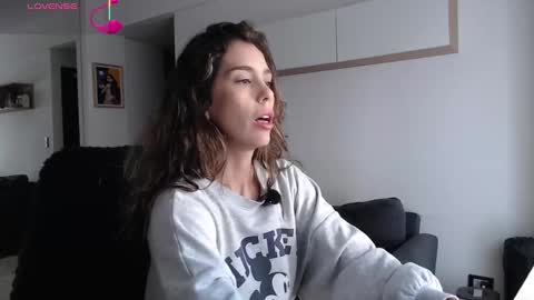 clairevarhol online show from 10/08/25, 10:13