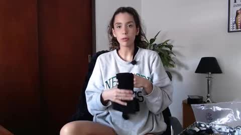 clairevarhol online show from 10/18/25, 04:08