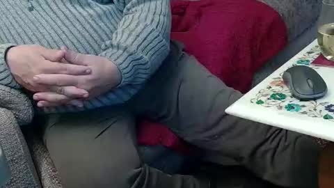 Snapshot of clanard chatting on 12/01/25, 11:32 clanard online show from 12/01/25, 11:32